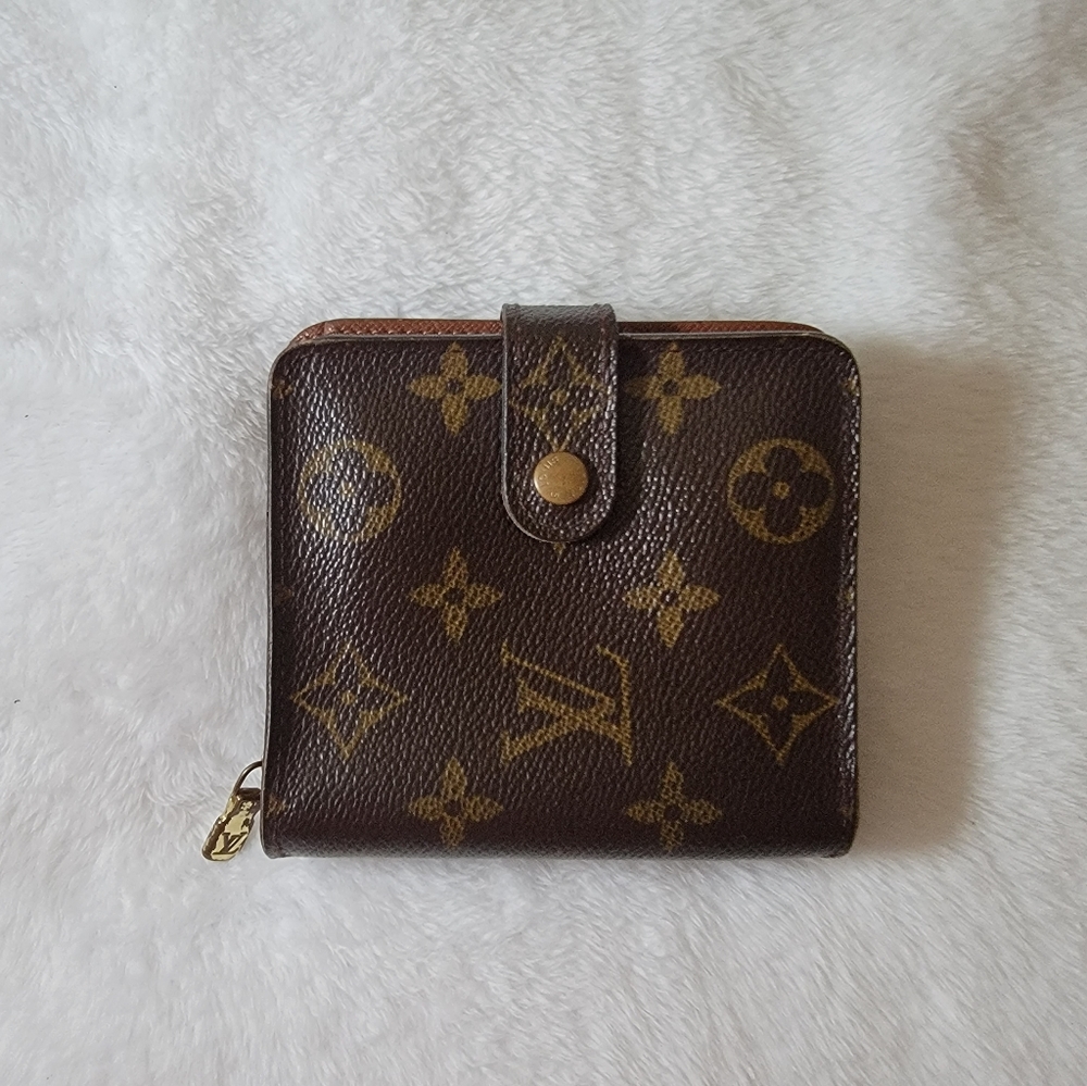 LOUIS VUITTON 💯 Authentic Monogram Compact Zip Bifold Wallet